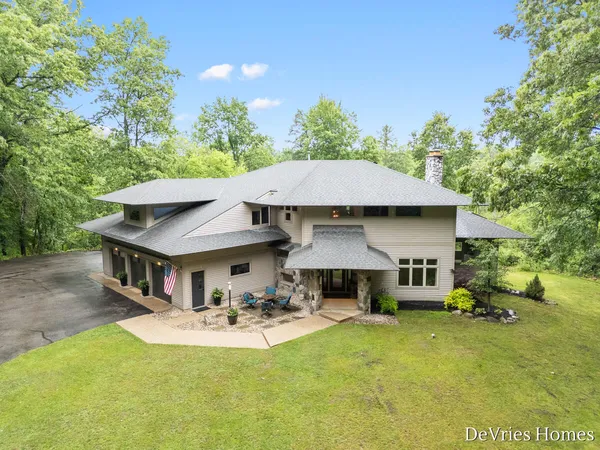 $1,050,000 | 333 Fennessy Street Southwest, Grand Rapids, MI 49534