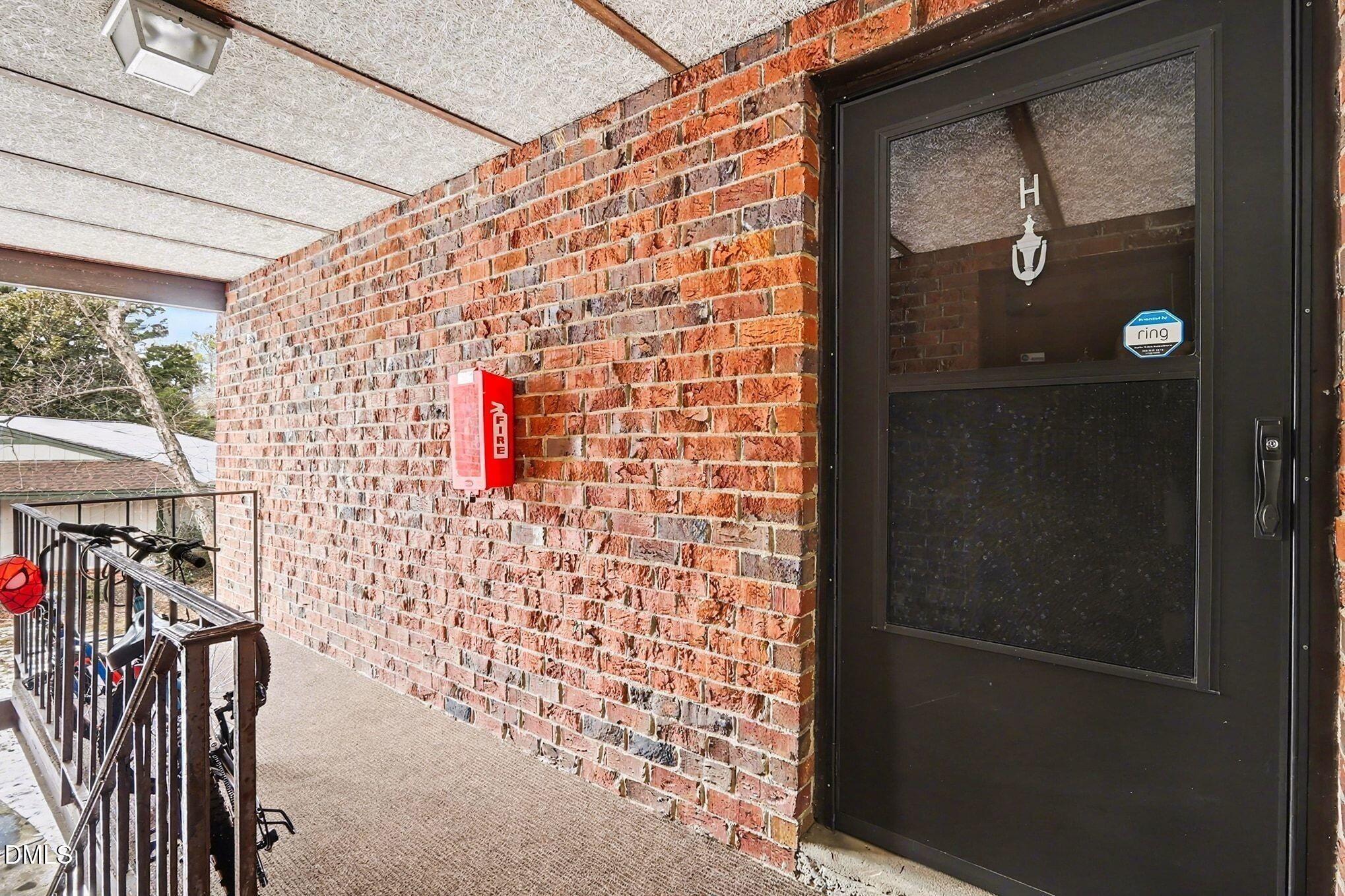 5612 Falls Of Neuse Road, Unit H Raleigh, NC 27609 - Photo 3 of 14 a view of entryway