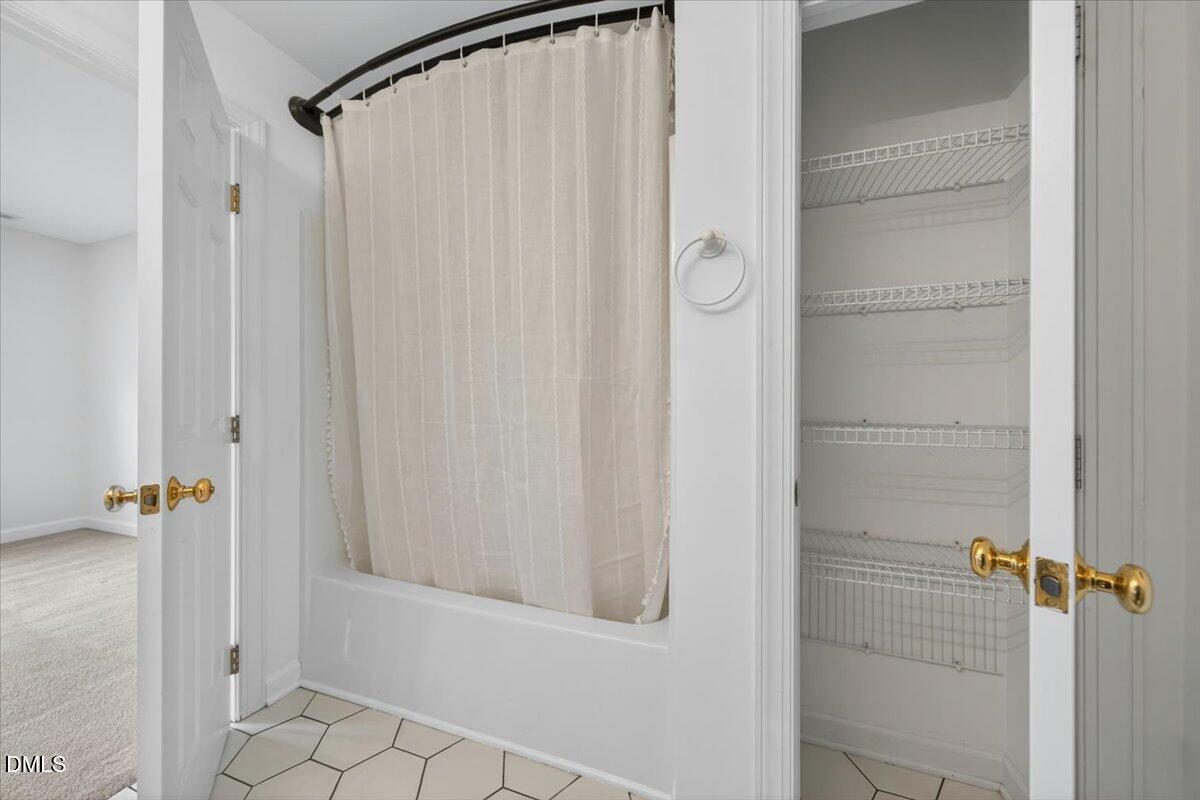 8708 Belford Valley Lane Raleigh, NC 27615 - Photo 21 of 27 40-8708BelfordValleyLnRaleighNC27615_040