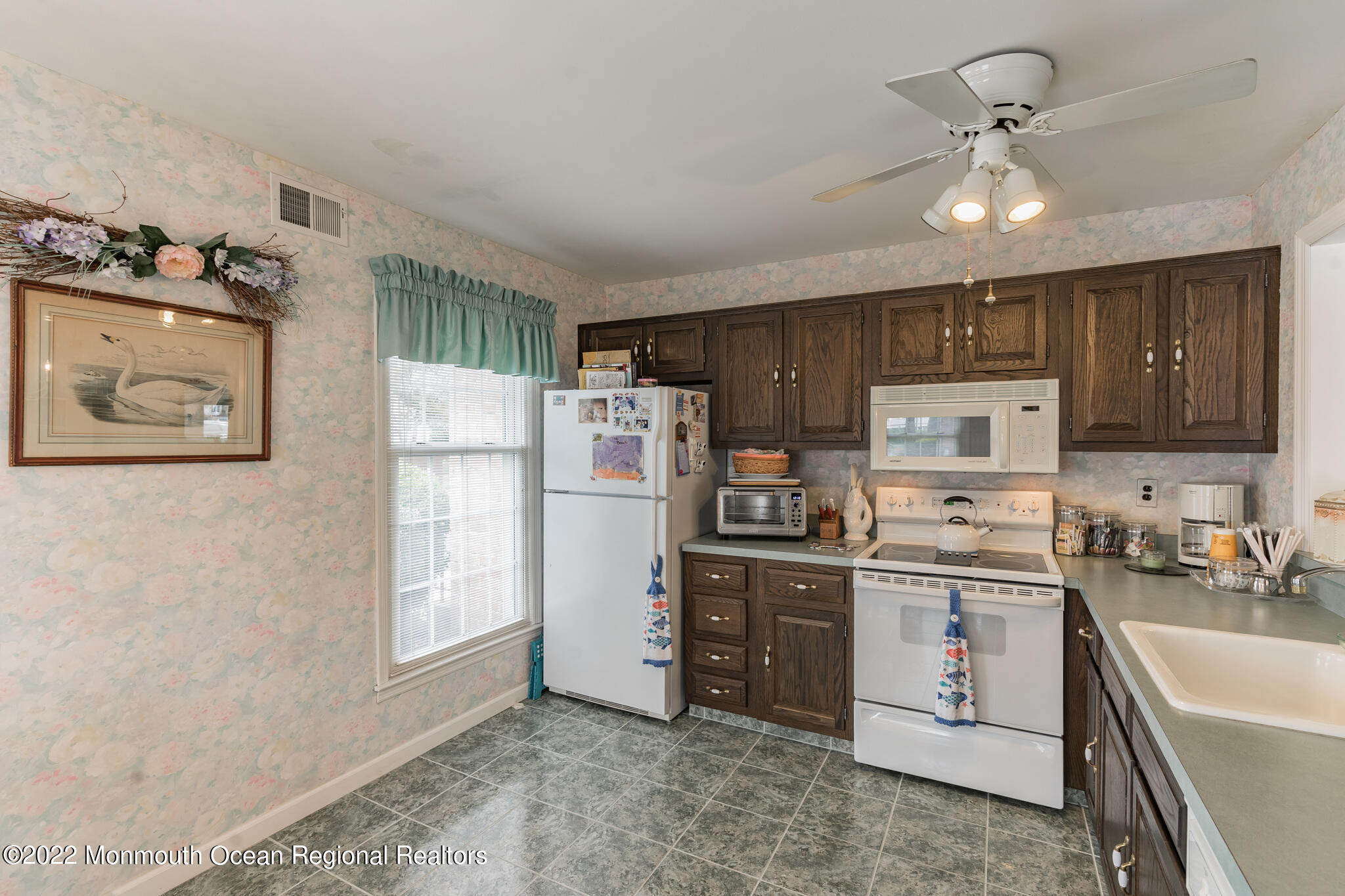 11 Wyckham Road Spring Lake Heights, NJ 07762 - Photo 8 of 28 DSC05374-10791350