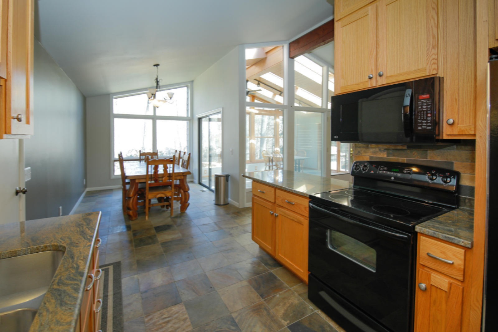 1422 Lama Road Kalamazoo, MI 49008 - Photo 10 of 28 1422 Lama Rd-111