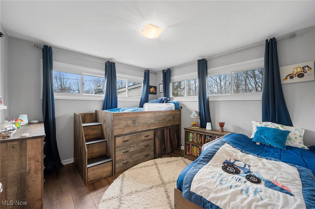 87 Kenridge Road Akron, OH 44333 - Photo 29 of 48 Bedroom featuring hardwood / wood-style floors and baseboards