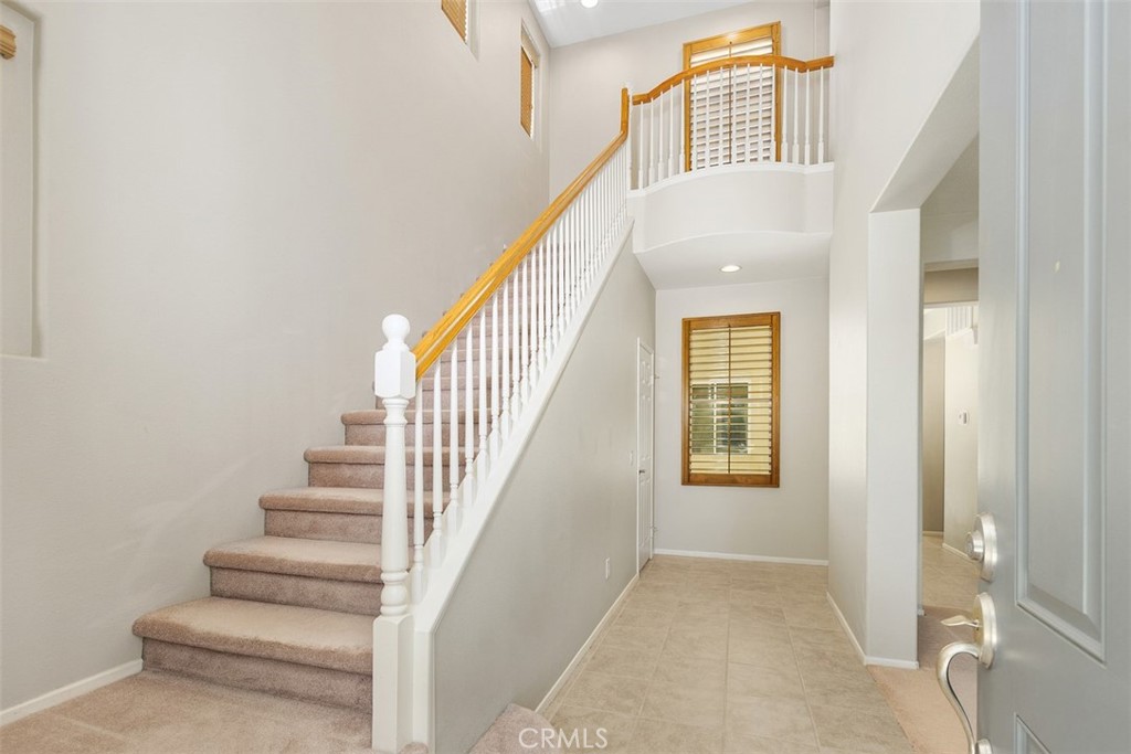 28905 Booth Bay Road Temecula, CA 92591 - Photo 4 of 51 Stairway at Entrance
