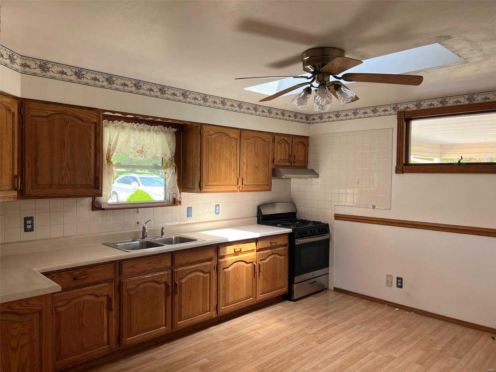 1050 Hackmann Road St. Paul, MO 63366 - Photo 4 of 12