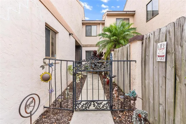 $409,000 | 1097 Palm Harbor Drive, Leesburg, FL 34748