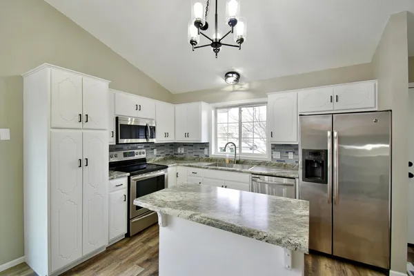 $299,900 | 613 7th Street South, Sartell, MN 56377