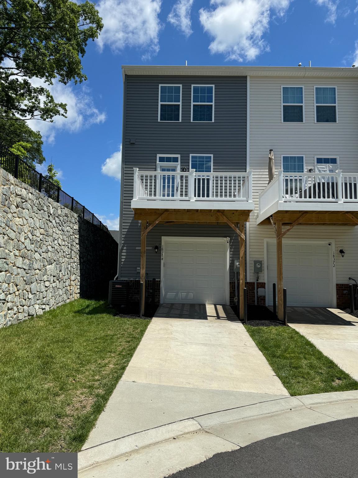 18374 Reaper Hl Court Triangle, VA 22172 - Photo 2 of 23