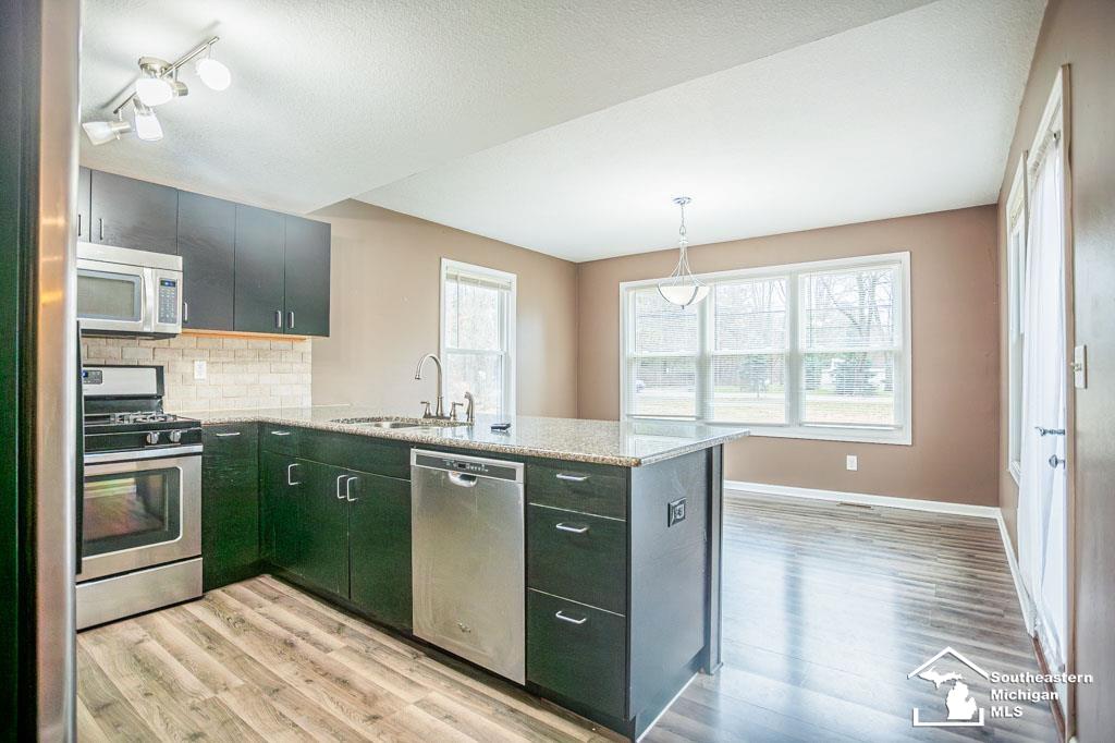 7707 Secor Road Lambertville, MI 48144 - Photo 19 of 35