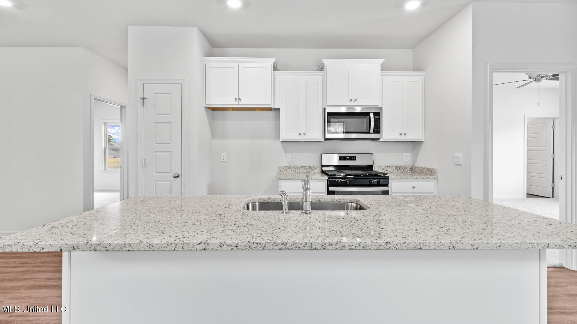 603 Stillwater Cove Pearl, MS 39208 - Photo 21 of 30 MS_Jackson_Pearl_Serenity-Lake_Burke_B11