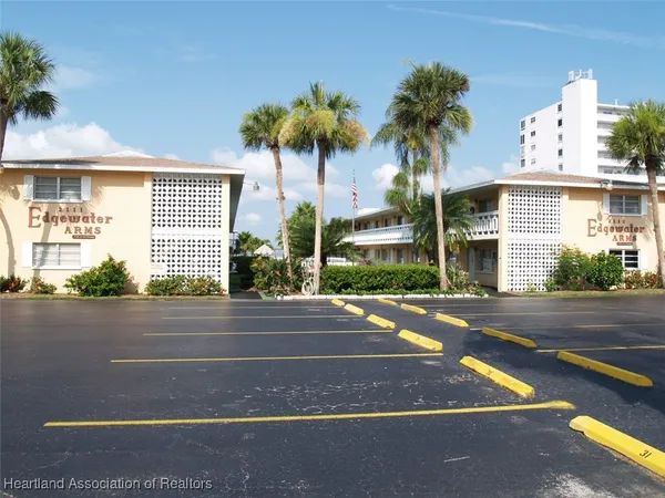 $89,500 | 2113 Lakeview Drive, Unit 4A, Sebring, FL 33870