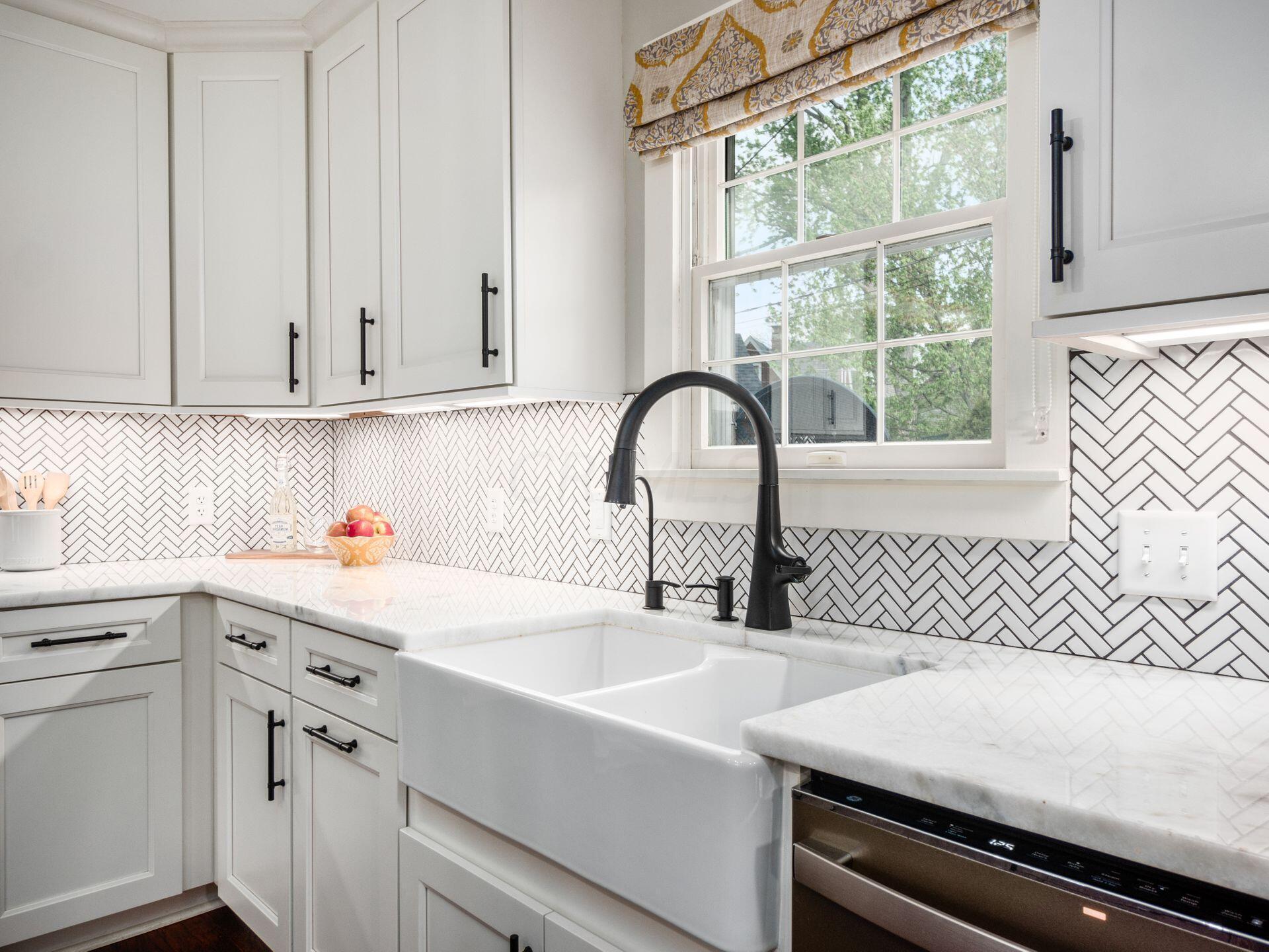 1891 North Devon Road Columbus, OH 43212 - Photo 20 of 42 Farm Sink