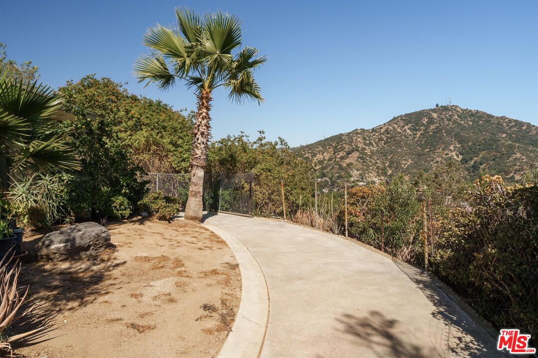2885 Edgewick Road Glendale, CA 91206 - Photo 37 of 75