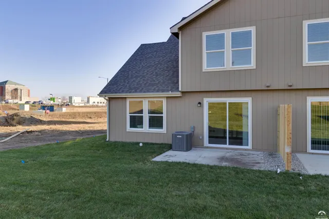 $299,950 | 2810 Chasehire Drive, Lawrence, KS 66046