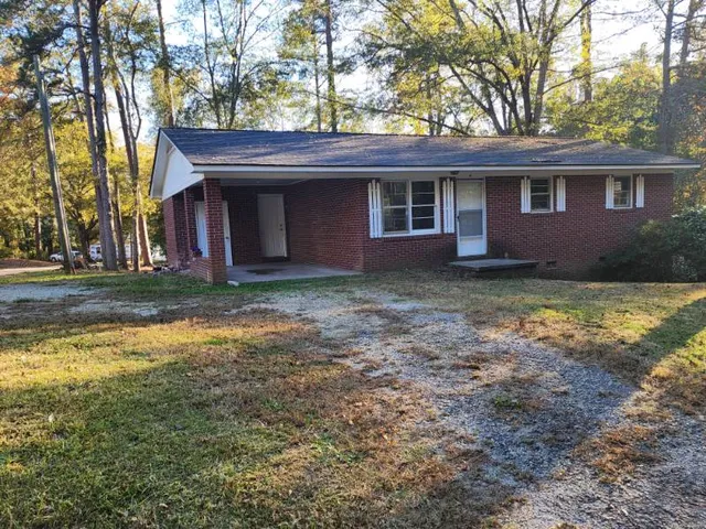 $1,500 | 303 West King Street, Westminster, SC 29693