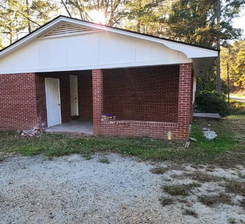 $1,250 | 303 West King Street, Westminster, SC 29693