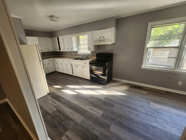 $1,250 | 303 West King Street, Westminster, SC 29693