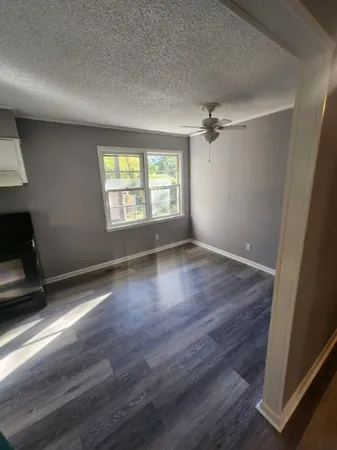 $1,250 | 303 West King Street, Westminster, SC 29693