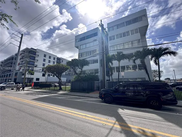 $1,700 | 750 Northwest 43rd Avenue, Unit 416, Miami, FL 33126