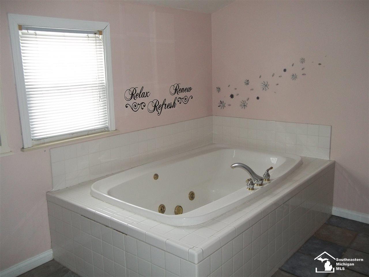 9285 Bay Creek Road Erie, MI 48133 - Photo 6 of 24