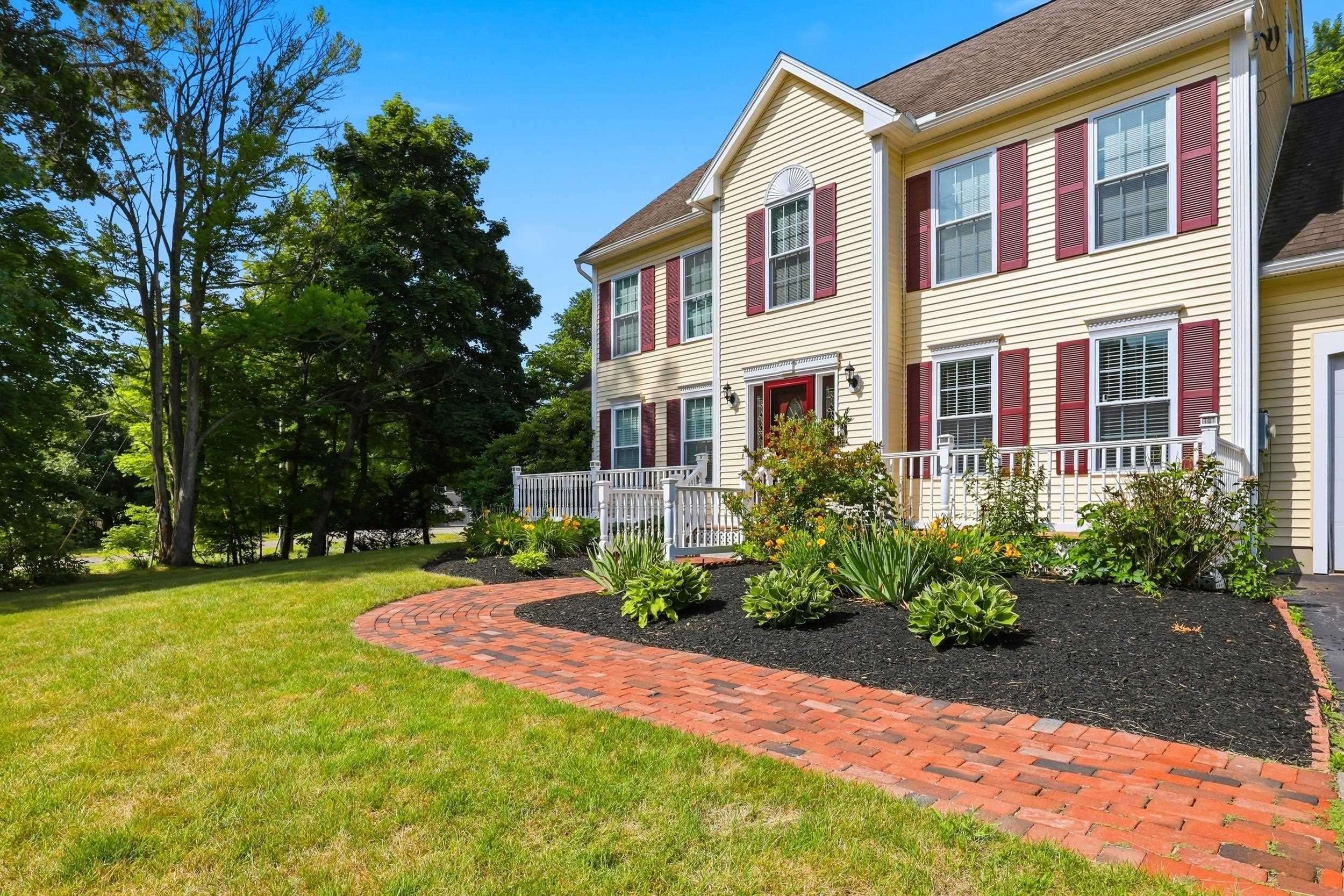 694 Walnut Street Manchester, NH 03104 - Photo 6 of 36