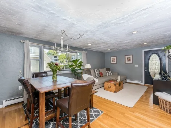 $2,600 | 109 Olive Avenue, Unit 1, Malden, MA 02148