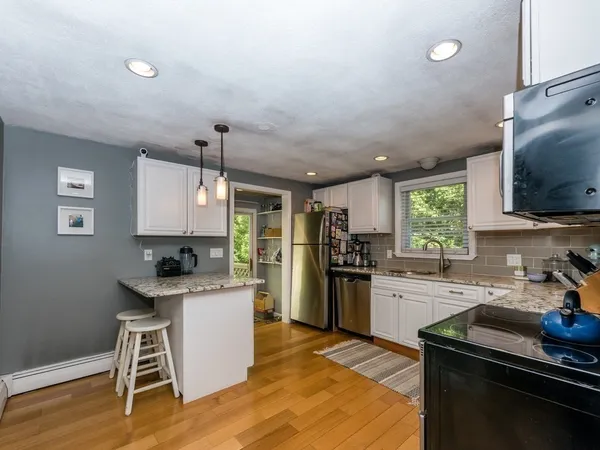 $2,600 | 109 Olive Avenue, Unit 1, Malden, MA 02148