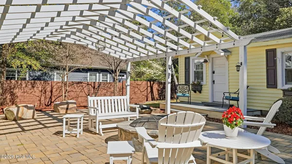 $619,000 | 745 North May Street, Southern Pines, NC 28387