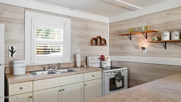 $619,000 | 745 North May Street, Southern Pines, NC 28387