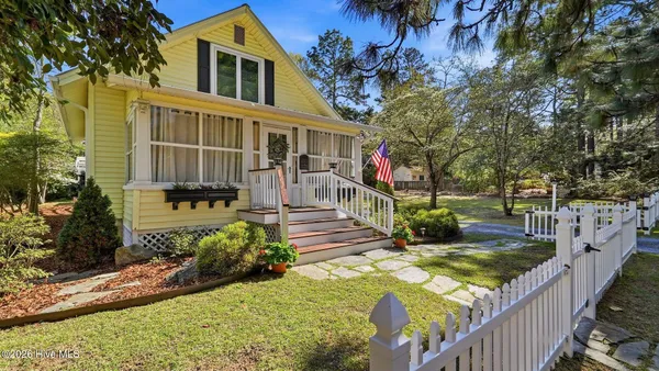 $619,000 | 745 North May Street, Southern Pines, NC 28387