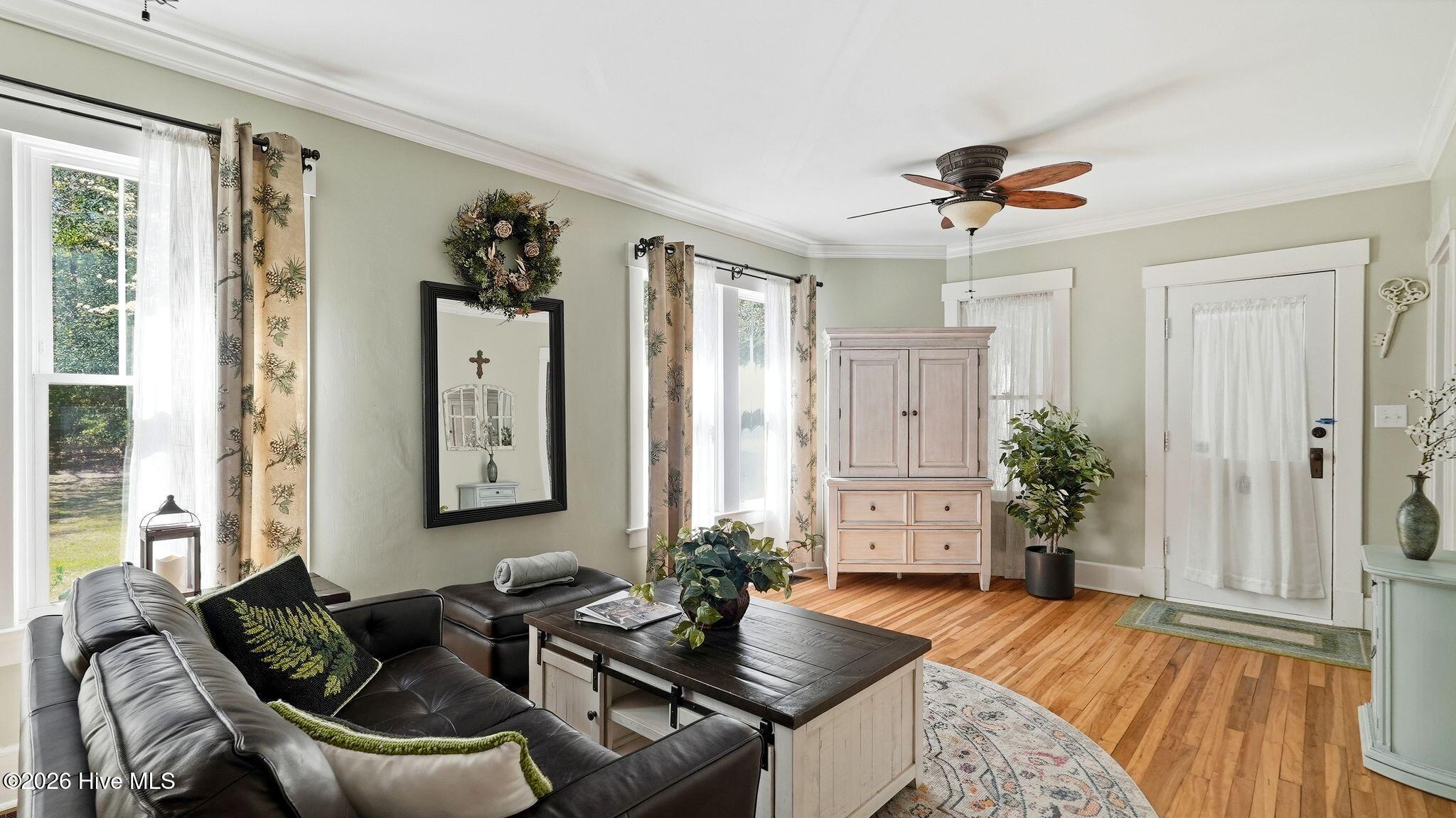 745 North May Street Southern Pines, NC 28387 - Photo 10 of 50 Living Room