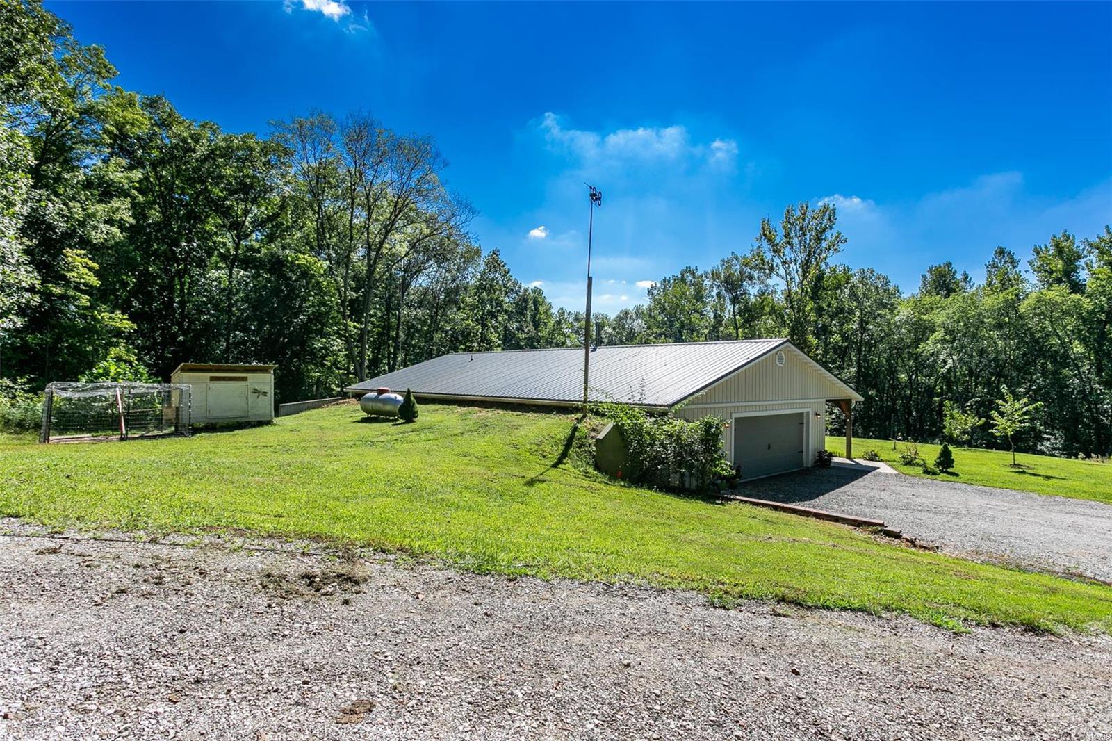 8010 Possum Hill Road Worden, IL 62097 - Photo 34 of 41