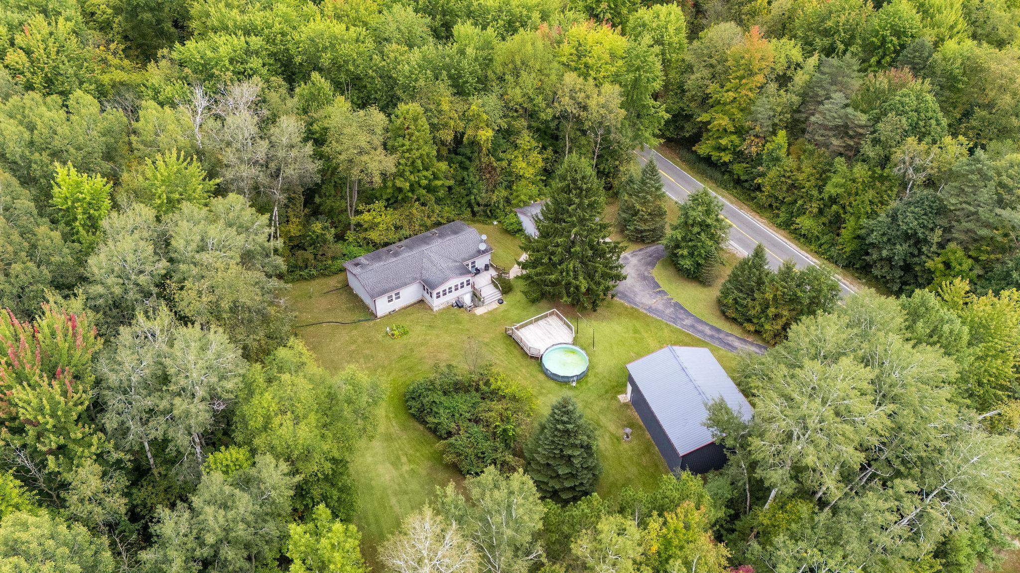 4812 Southeast County Line Road Shepherd, MI 48883 - Photo 28 of 47 1950997-e59e3b29-292f-4ee6-a67f-f73eac23ff58.JPG
