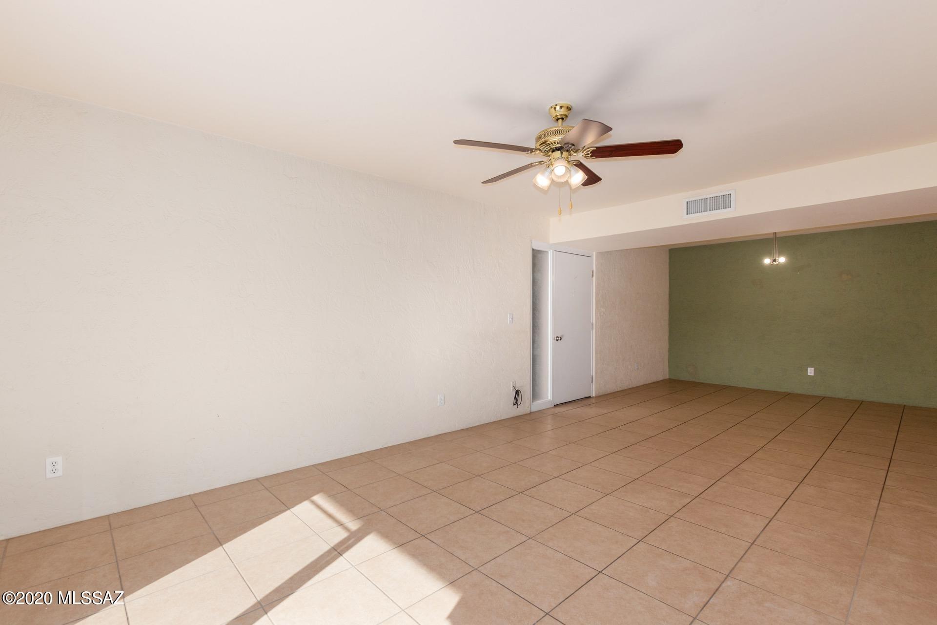 625 South Prudence Road, Unit 104 Tucson, AZ 85710 - Photo 6 of 25