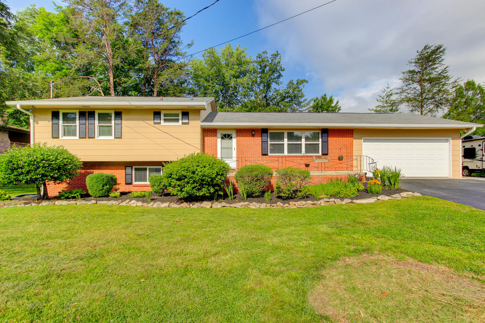 105 Cooper Circle Oak Ridge, TN 37830 - Photo 3 of 28 Positive Perceptions (3)