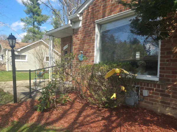 $209,000 | 15058 Dixie, Redford, MI 48239