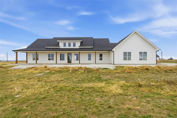 $799,900 | 496 Willow Moon Ranch Road, Crawford, TX 76638