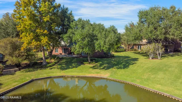 $579,000 | 203 Oakmont Circle, Broussard, LA 70518