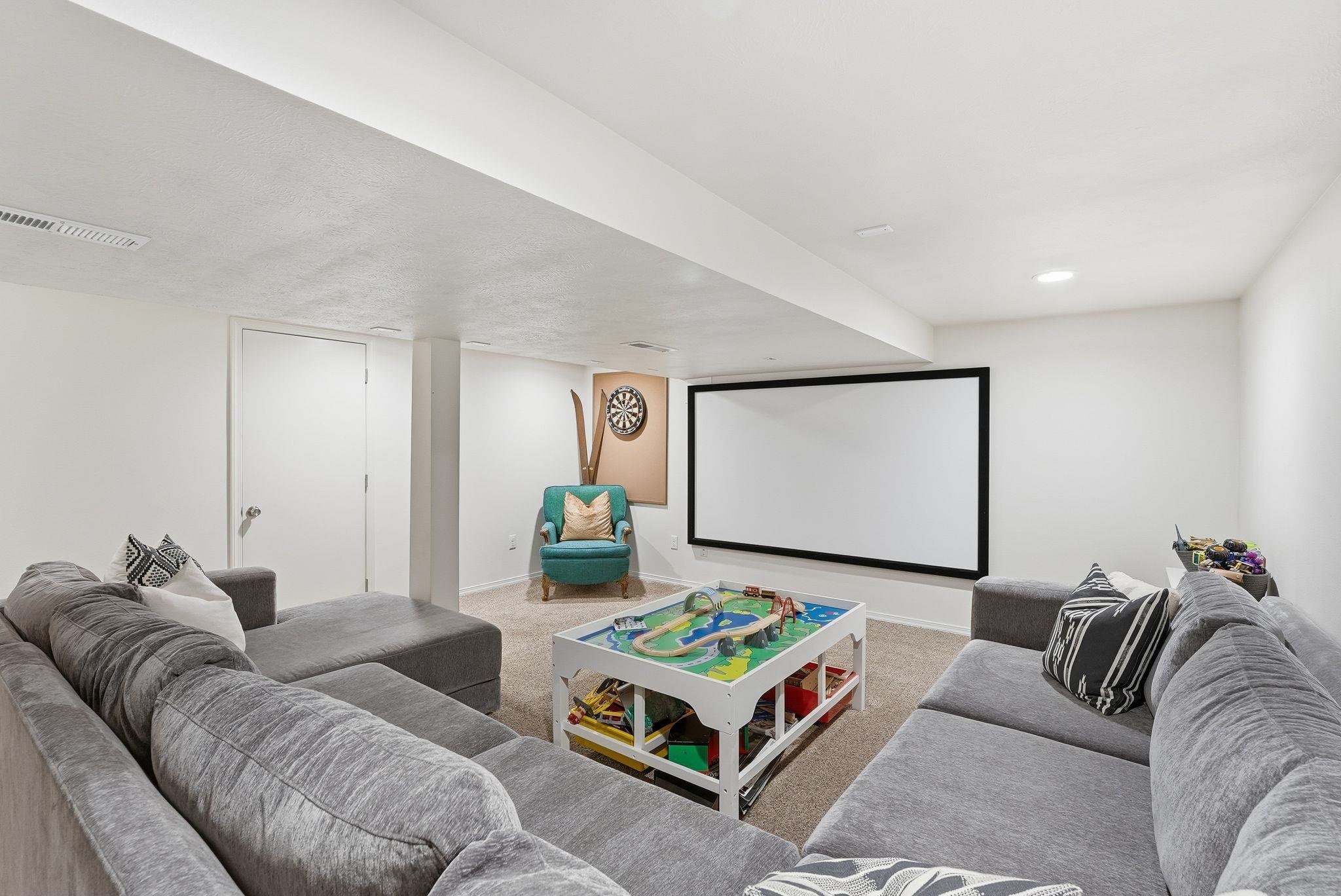 940 East 41st Avenue Spokane, WA 99203 - Photo 21 of 39