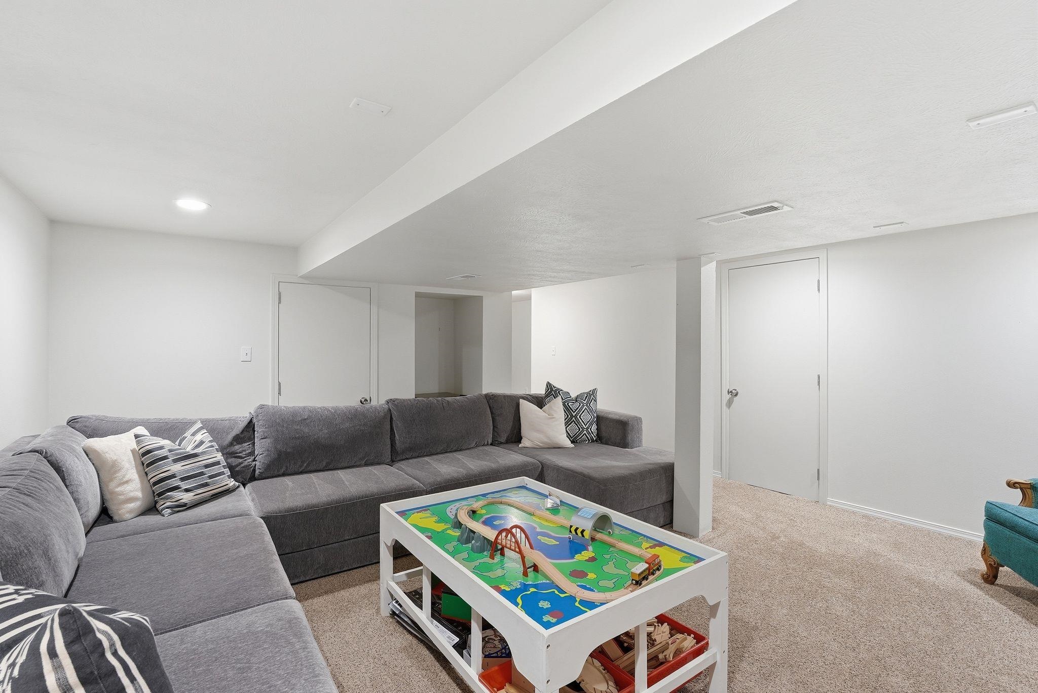 940 East 41st Avenue Spokane, WA 99203 - Photo 22 of 39