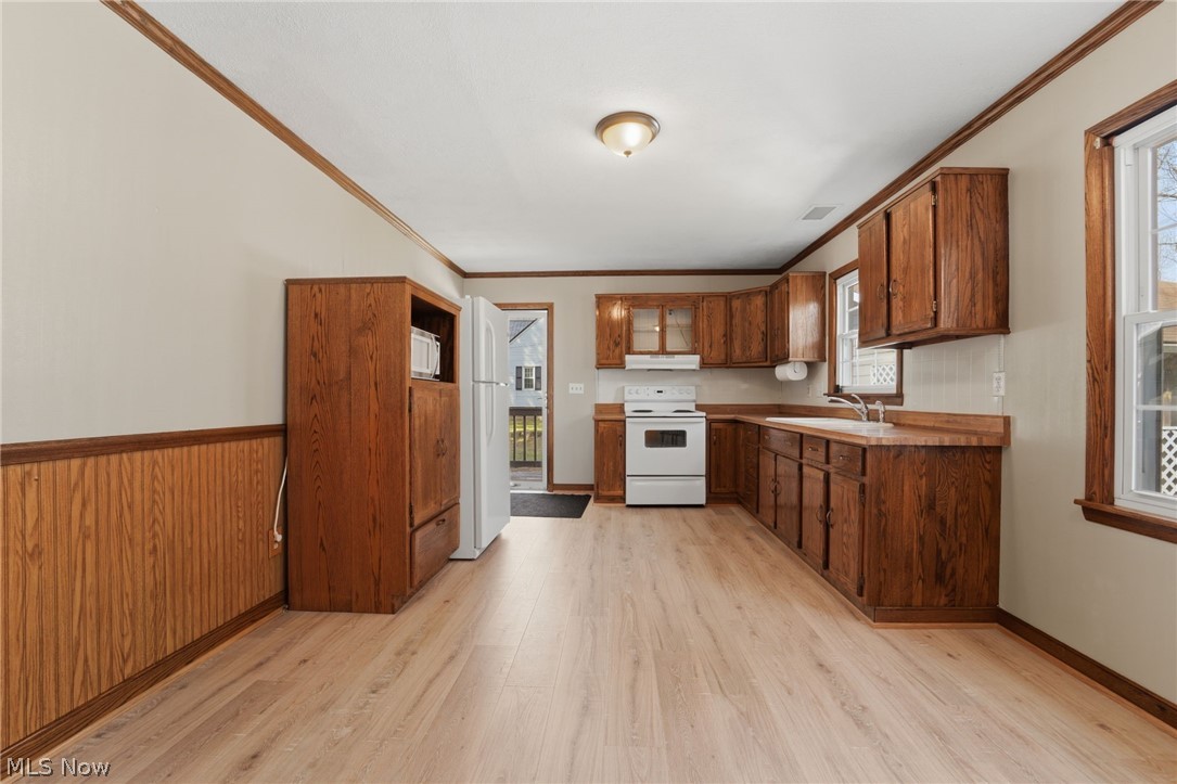 205 Claridon Road Chardon, OH 44024 - Photo 7 of 30