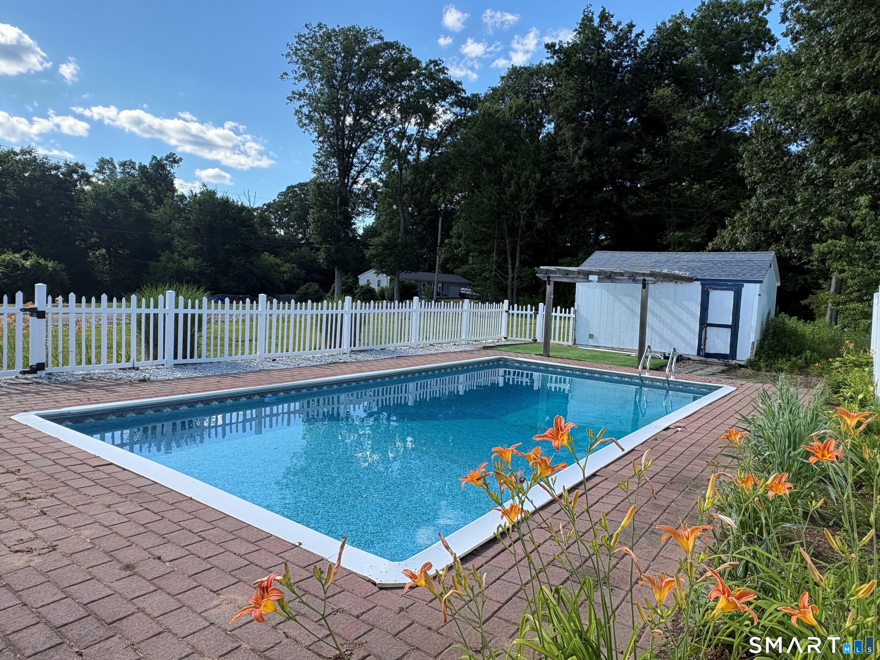 1052 New Rock Hill Road Wallingford, CT 06492 - Photo 11 of 39