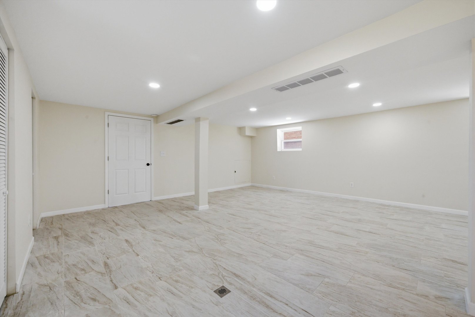 3907 West Marquette Road Chicago, IL 60629 - Photo 21 of 32 a view of an empty room