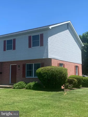 $1,300 | 205 North Linden Avenue, Greencastle, PA 17225