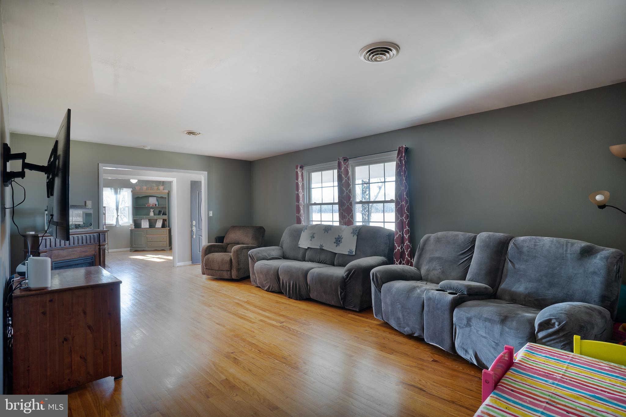 20015 Wesley Church Road Bridgeville, DE 19933 - Photo 15 of 28 Living Room to Foyer