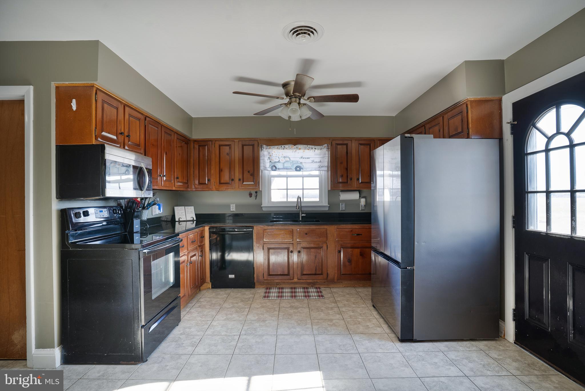 20015 Wesley Church Road Bridgeville, DE 19933 - Photo 9 of 28 Kitchen