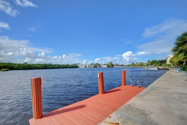 a view of a terrace with sky view
