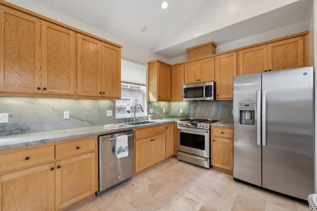 $1,199,000 | 484 Poplar Street, Half Moon Bay, CA 94019