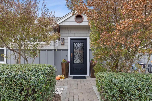 $1,199,000 | 484 Poplar Street, Half Moon Bay, CA 94019