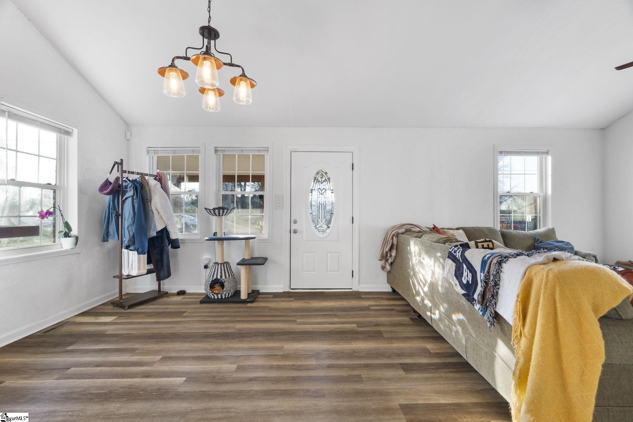 3 Fairlane Circle Greenville, SC 29607 - Photo 13 of 33