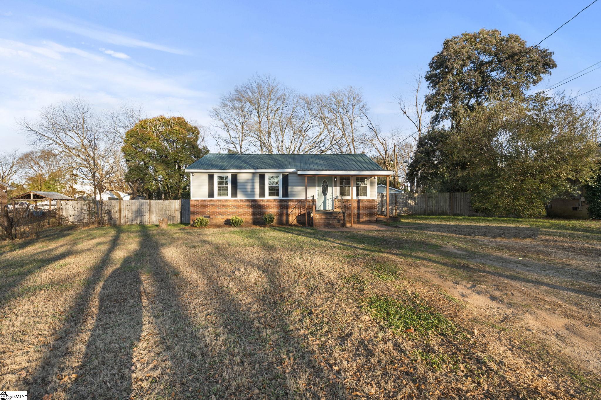3 Fairlane Circle Greenville, SC 29607 - Photo 2 of 33